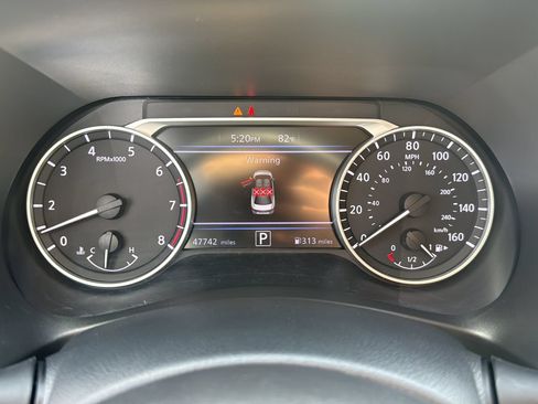 Used 2025 Nissan Sentra SV FWD image 11