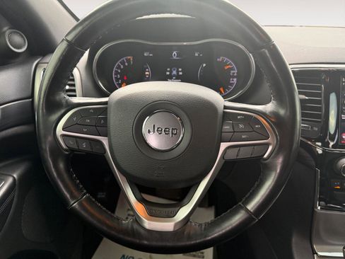 Used 2020 Jeep Grand Cherokee Altitude AWD/4WD image 16