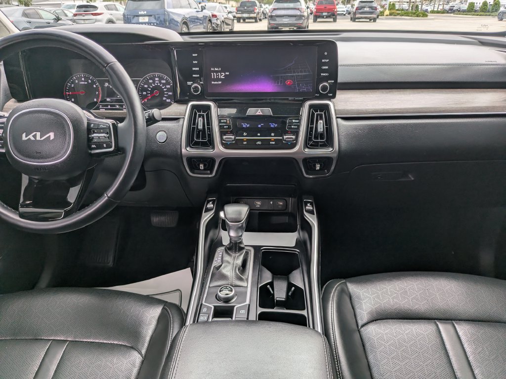 Certified 2023 Kia Sorento EX FWD image 17