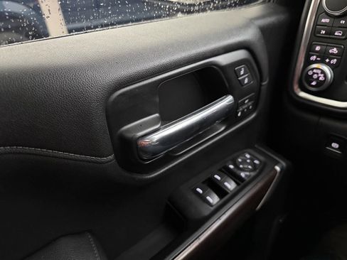 Used 2019 GMC Sierra 1500 SLT image 17