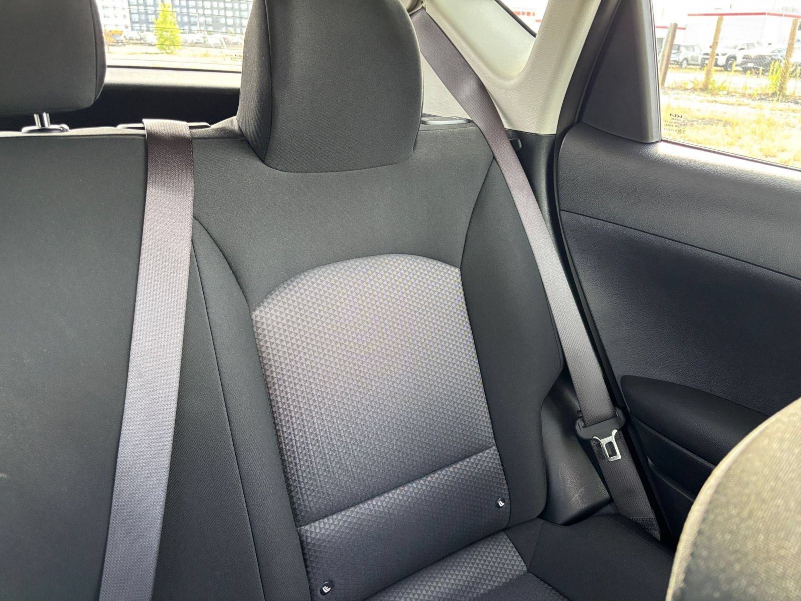 Used 2025 Kia Soul LX w/ LX Technology Package FWD image 32