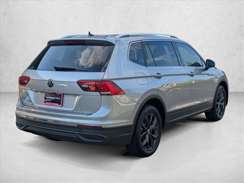 Used 2024 Volkswagen Tiguan SE w/ MDO Package, Three-Row FWD image 5