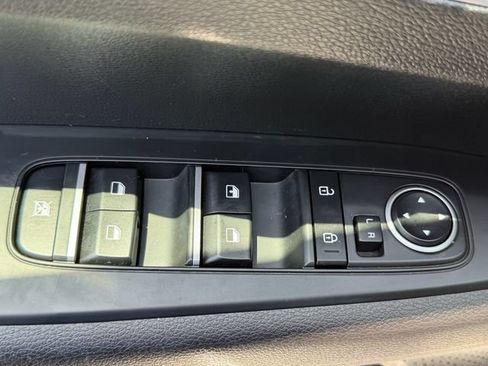 Used 2023 Kia Forte LXS FWD image 22