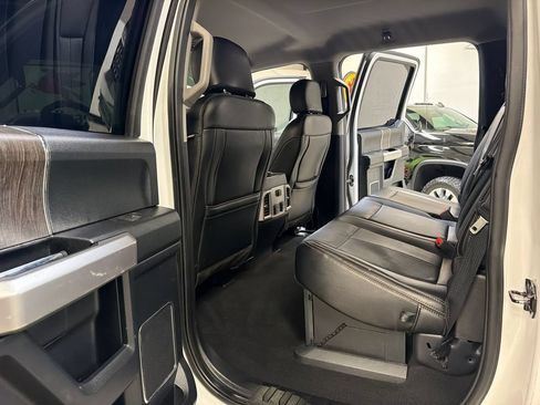 Used 2020 Ford F250 Lariat w/ Lariat Ultimate Package AWD/4WD image 32