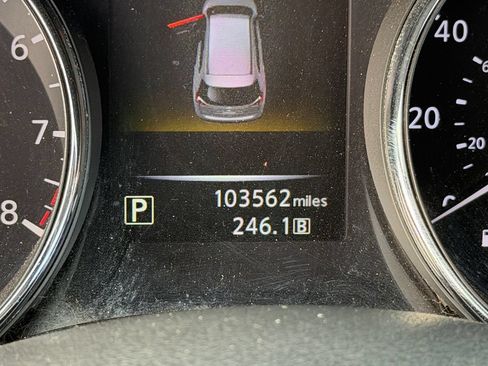 Used 2014 Nissan Rogue SV FWD image 24