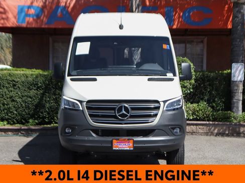 Used 2023 Mercedes-Benz Sprinter 2500 image 3
