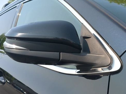 Used 2018 Toyota Highlander Limited Platinum AWD/4WD image 11