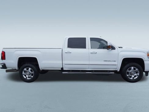 Used 2019 GMC Sierra 3500 Denali w/ Duramax Plus Package image 9