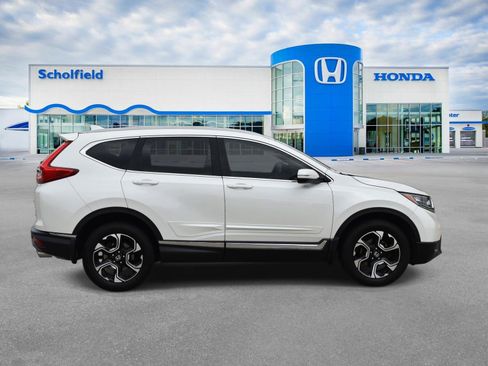 Used 2018 Honda CR-V Touring image 2