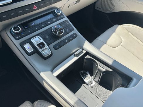 Used 2023 Hyundai Palisade Limited w/ Cargo Package image 22