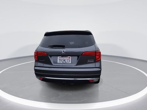 Used 2017 Honda Pilot Touring image 8