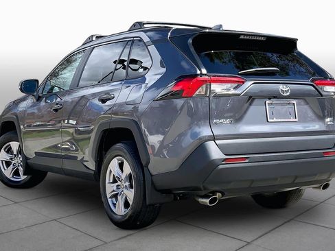 Used 2022 Toyota RAV4 XLE w/ Convenience Package AWD/4WD image 12