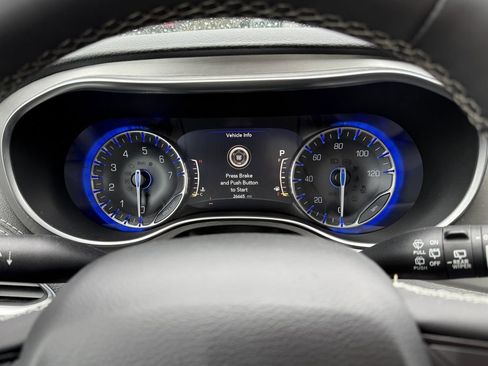 Used 2022 Chrysler Pacifica Limited w/ S Appearance Package AWD/4WD image 19