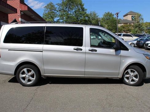 Used 2016 Mercedes-Benz Metris Passenger image 6