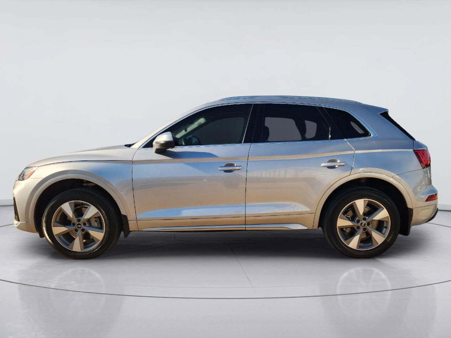 Used 2023 Audi Q5 2.0T Premium Plus w/ Premium Plus Package AWD/4WD image 4