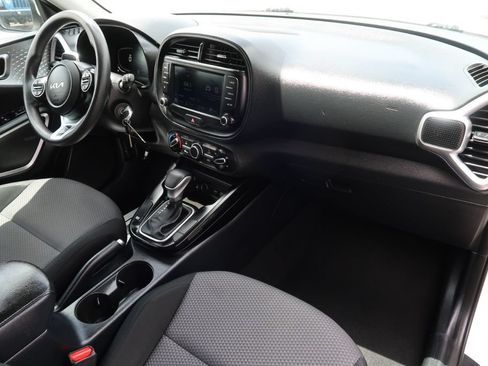 Used 2023 Kia Soul LX w/ Option Group 015 FWD image 10
