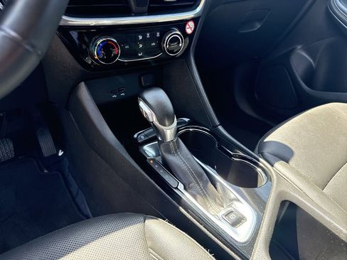 Used 2024 Buick Encore GX Sport Touring FWD image 38