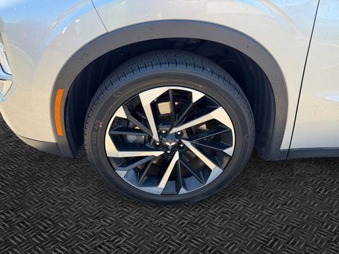 Used 2022 Mitsubishi Outlander SE AWD/4WD image 11