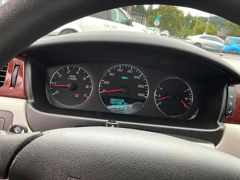 Used 2008 Chevrolet Impala LT FWD image 13