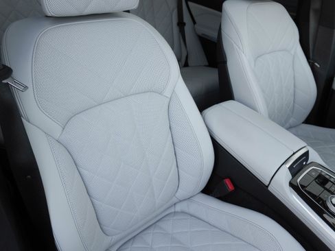 Certified 2025 BMW X5 M60i w/ Executive Package image 10