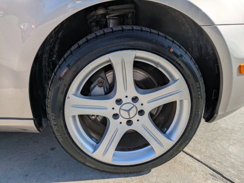 Used 2007 Mercedes-Benz CLS 550 image 9