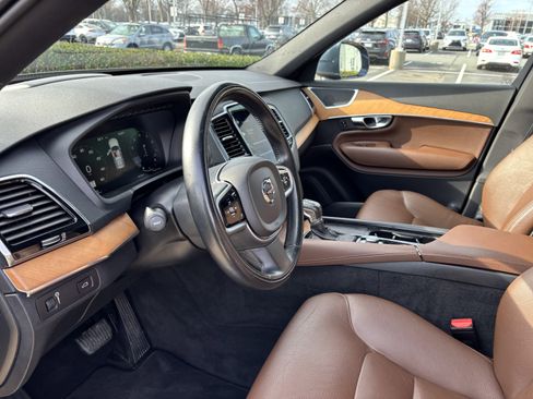 Used 2021 Volvo XC90 T6 Momentum w/ Advanced Package image 16