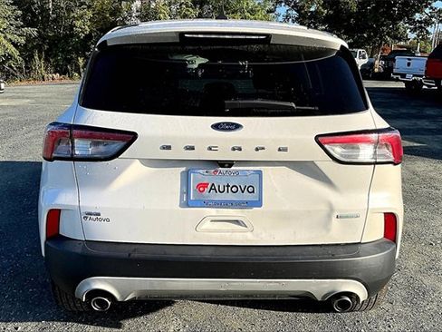 Used 2020 Ford Escape SE image 9