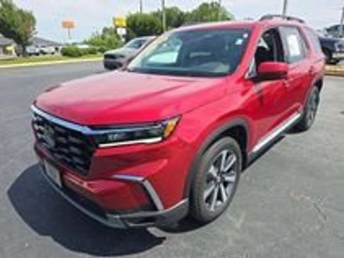 Used 2025 Honda Pilot Touring image 18