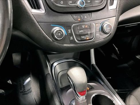 Used 2021 Chevrolet Malibu RS FWD image 15