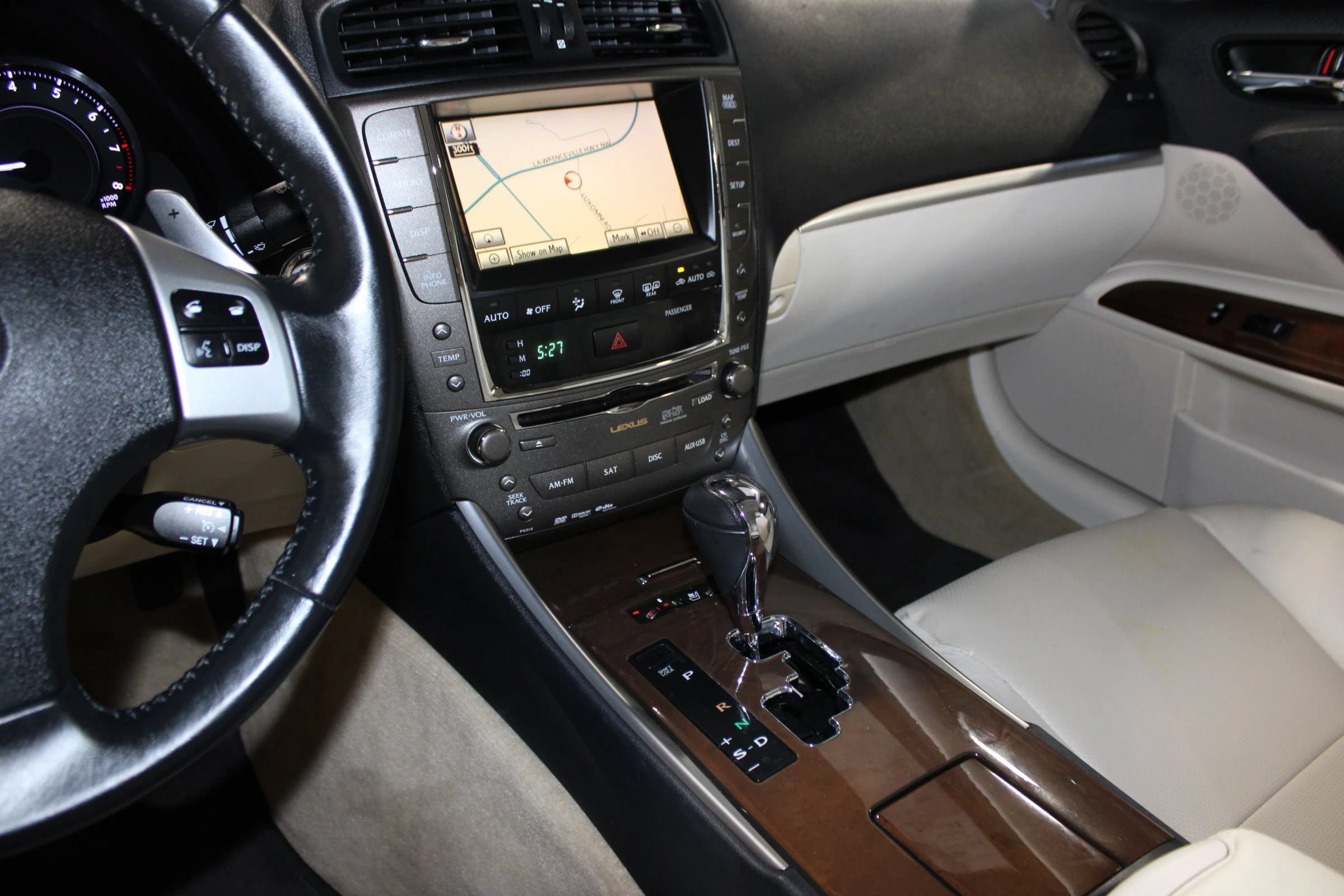Used 2011 Lexus IS 350C RWD image 22