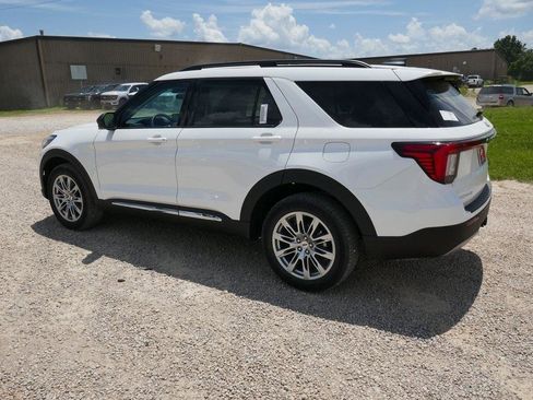 New 2025 Ford Explorer Active w/ Active Comfort Package image 7
