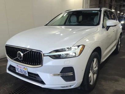 Used 2022 Volvo XC60 B5 Momentum