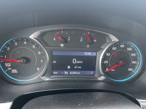 Used 2023 Chevrolet Traverse LT FWD image 24