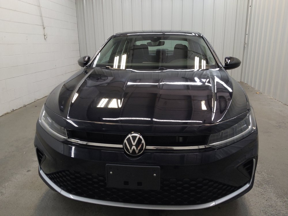 Used 2025 Volkswagen Jetta SE FWD image 15