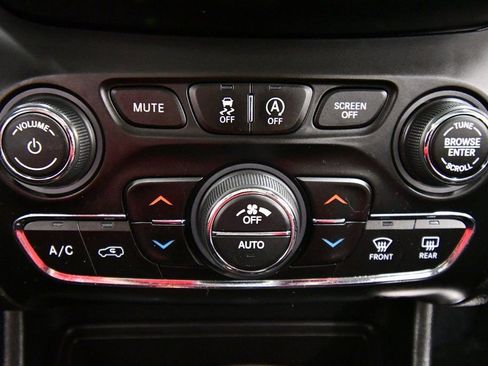 Used 2022 Jeep Cherokee Limited w/ Mopar Interior Package image 25