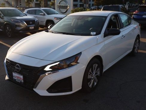 New 2025 Nissan Altima 2.5 S image 8