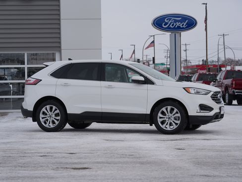 Used 2021 Ford Edge Titanium w/ Class II Trailer Tow Package image 2