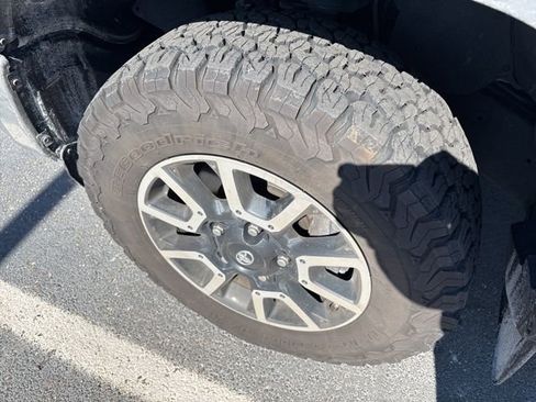 Used 2020 Toyota Tundra Limited w/ Limited Premium Package image 11