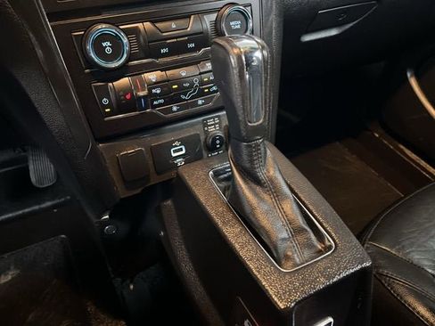 Used 2016 Ford Explorer XLT w/ Equipment Group 202A FWD image 16