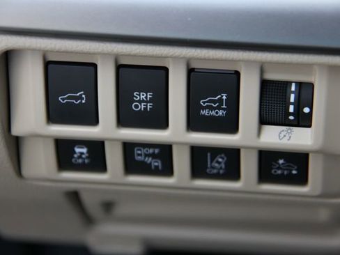 Used 2016 Subaru Outback 3.6R Limited image 29