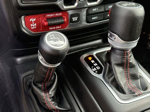 Used 2020 Jeep Wrangler Unlimited Rubicon image 36