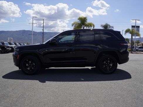 New 2026 Jeep Grand Cherokee Altitude AWD/4WD image 7