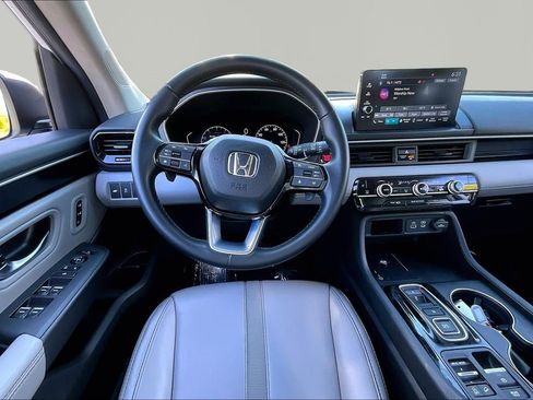 Certified 2025 Honda Pilot EX-L image 8
