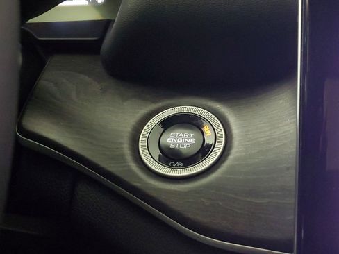 Used 2025 Jeep Grand Cherokee L Limited w/ Luxury Tech Group II image 26