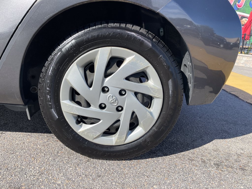 Used 2015 Toyota Prius C One FWD image 10