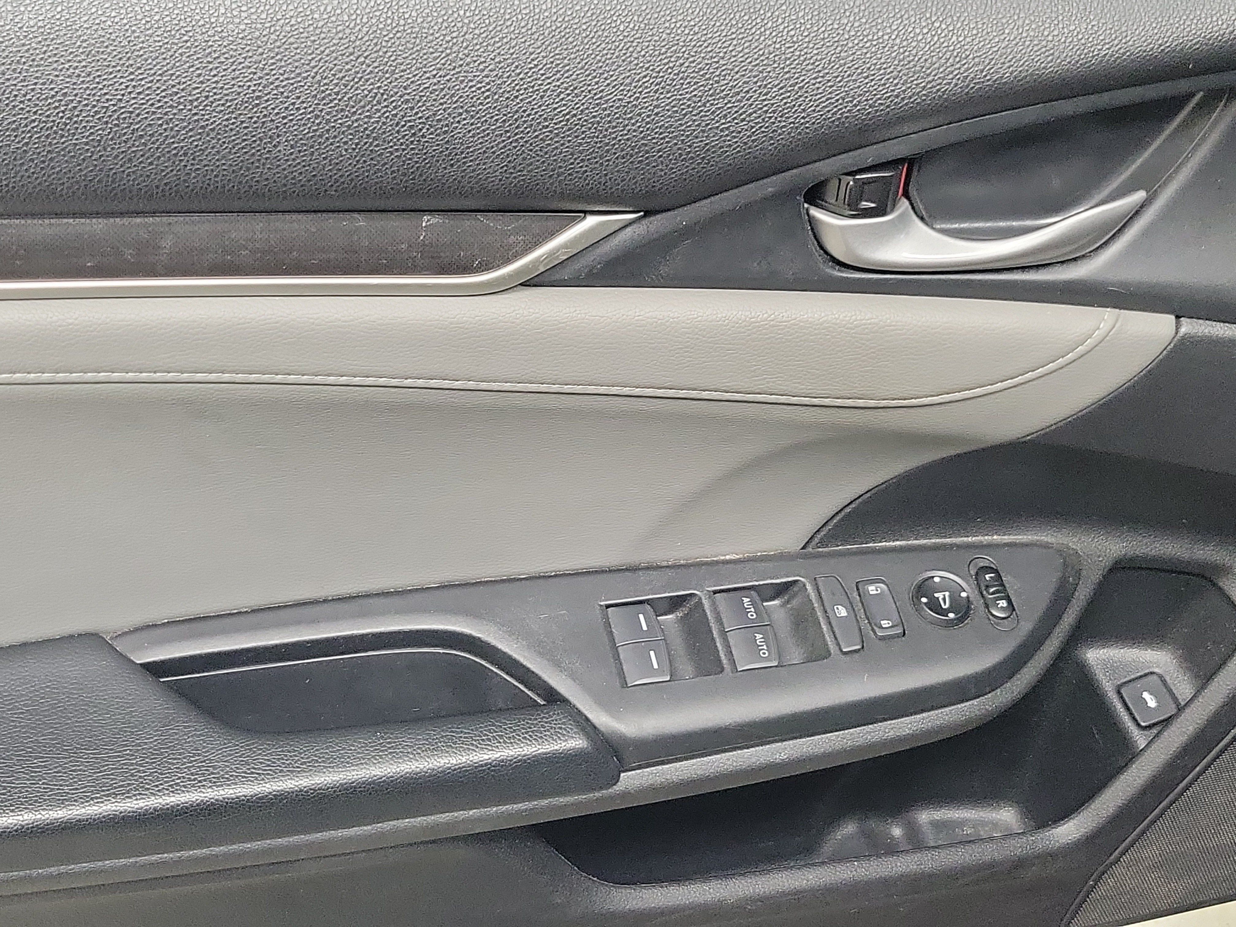 Used 2020 Honda Civic EX-L image 18