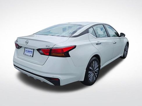 Used 2023 Nissan Altima 2.5 SV FWD image 6