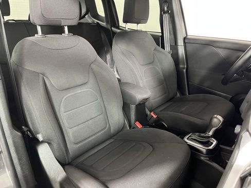 Used 2018 Jeep Renegade Latitude w/ Safety & Security Group image 38