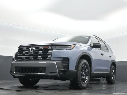 New 2026 Honda Pilot TrailSport image 8