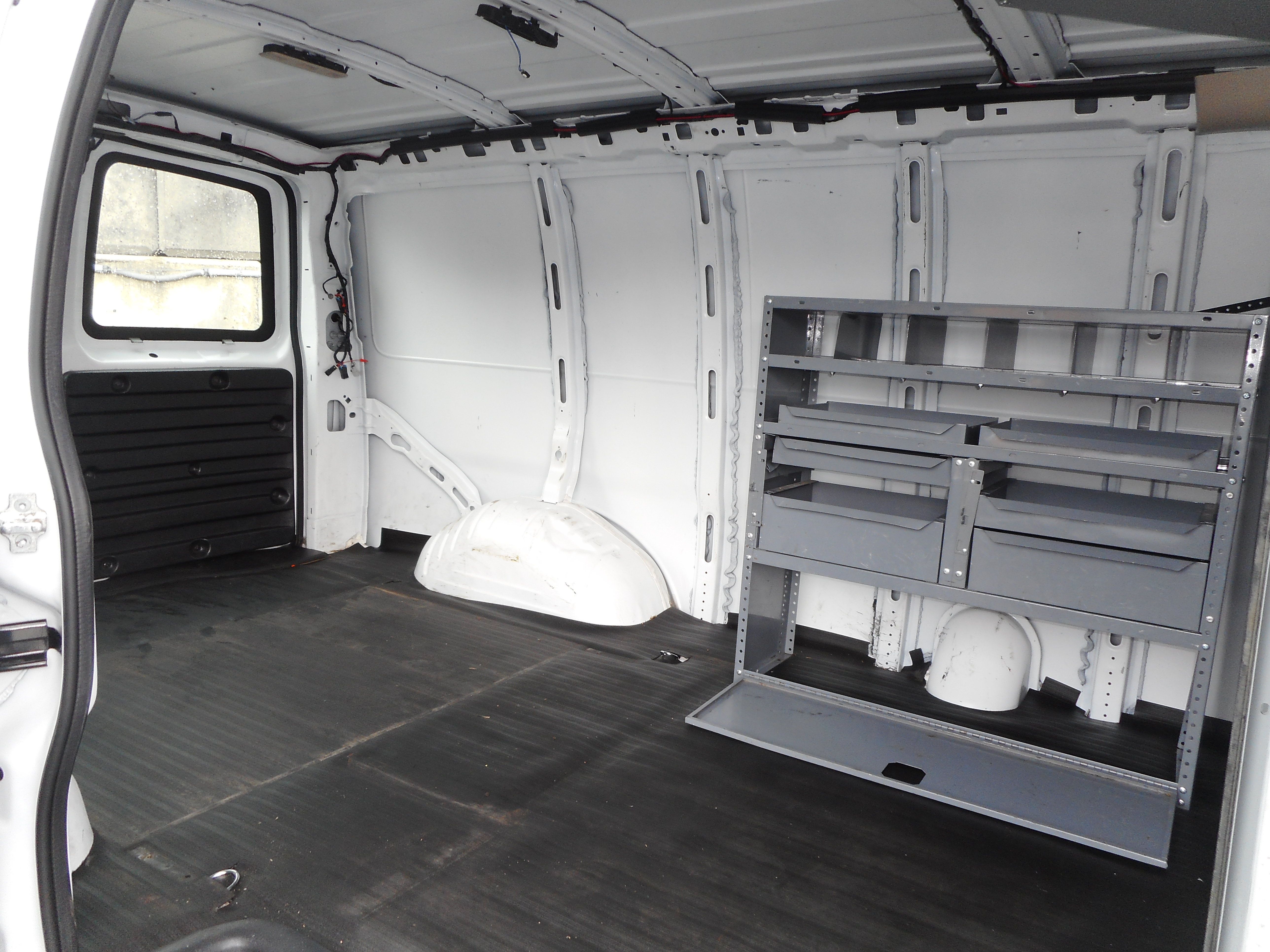 Used 2016 Chevrolet Express 2500 RWD image 19